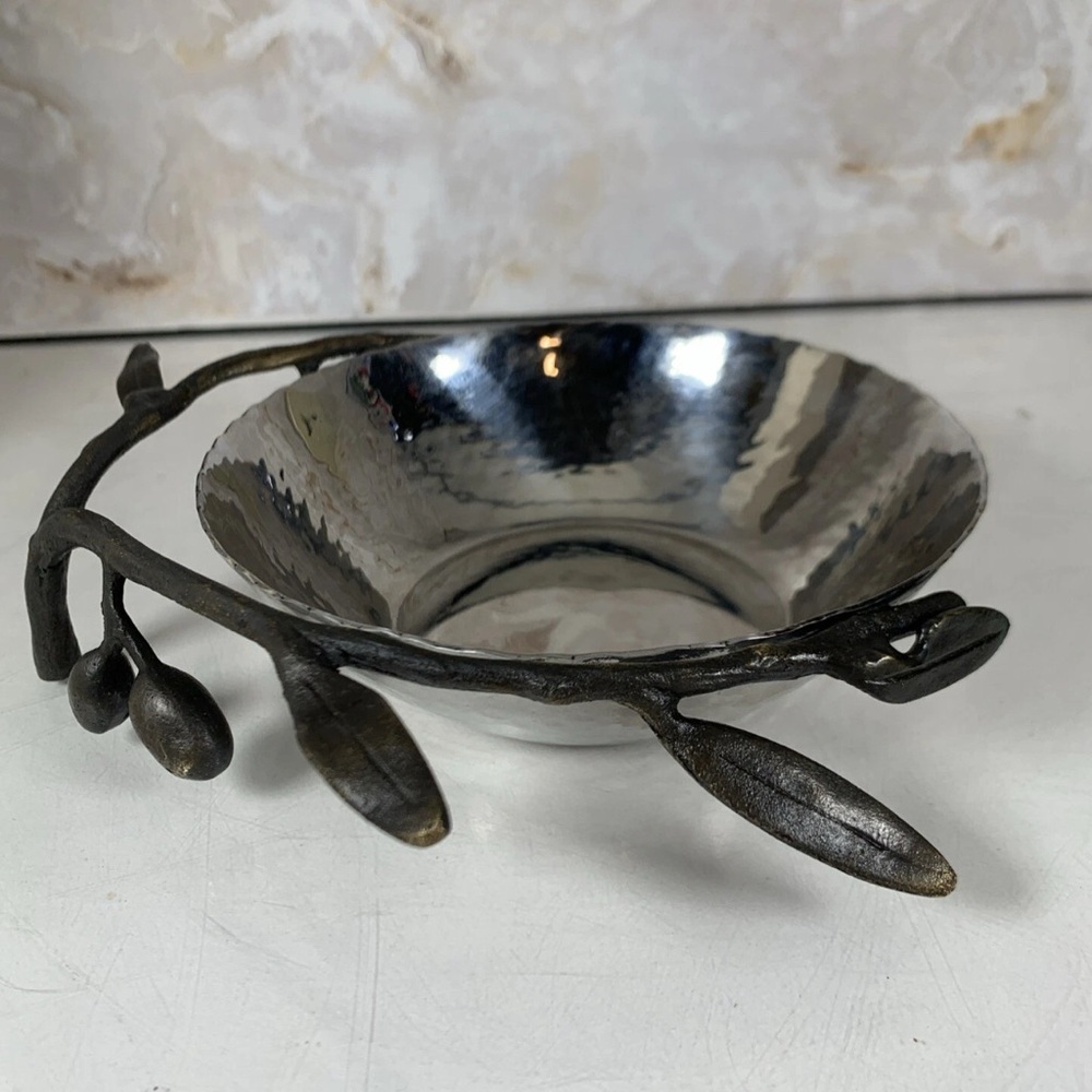 Michael Aram Hammered Stainless Steel Olive Branch Candy Nut Dish 4.75" diam EUC